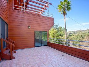3275 Buckingham Road, Glendale CA 91206