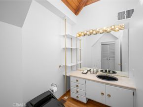 3275 Buckingham Road, Glendale CA 91206