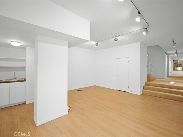 3275 Buckingham Road, Glendale CA 91206