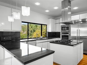 3275 Buckingham Road, Glendale CA 91206