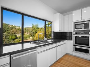 3275 Buckingham Road, Glendale CA 91206