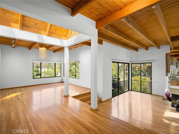 3275 Buckingham Road, Glendale CA 91206