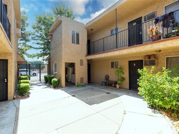 11341 Victory Boulevard, North Hollywood CA 91606