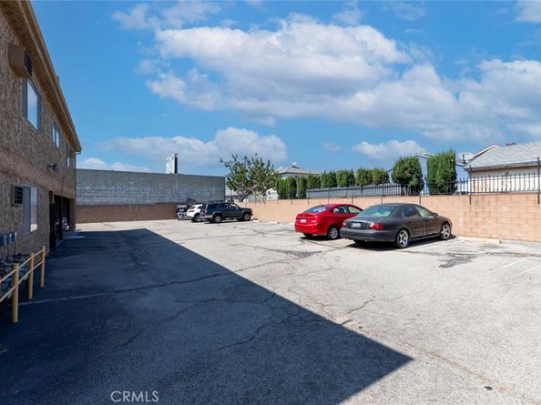 11341 Victory Boulevard, North Hollywood CA 91606