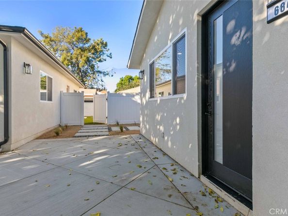 6842 Cedros Avenue, Van Nuys CA 91405
