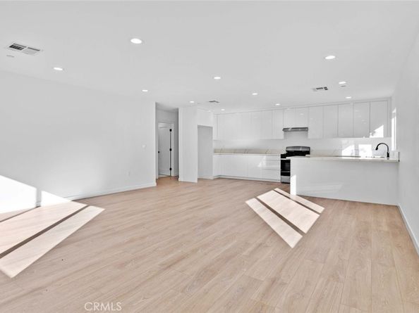 6842 Cedros Avenue, Van Nuys CA 91405