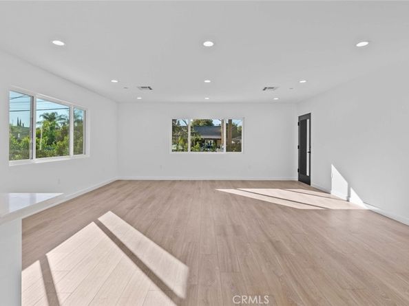 6842 Cedros Avenue, Van Nuys CA 91405