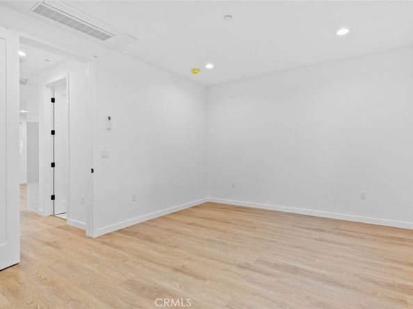 6842 Cedros Avenue, Van Nuys CA 91405