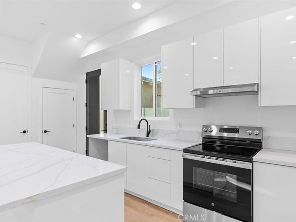 6842 Cedros Avenue, Van Nuys CA 91405