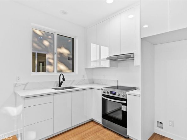 6842 Cedros Avenue, Van Nuys CA 91405