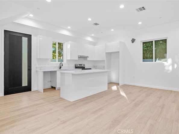 6842 Cedros Avenue, Van Nuys CA 91405