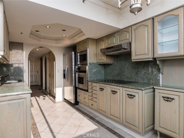 345 Pioneer Drive 1705, Glendale CA 91203