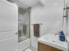 1 3rd Place, Long Beach CA 90802
