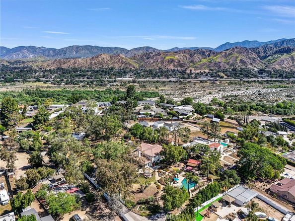10345 McBroom Street, Sunland CA 91040