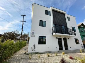 2823 Maple Avenue, Los Angeles CA 90011