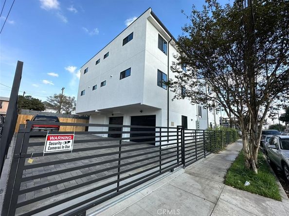 2823 Maple Avenue, Los Angeles CA 90011