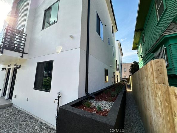 2823 Maple Avenue, Los Angeles CA 90011