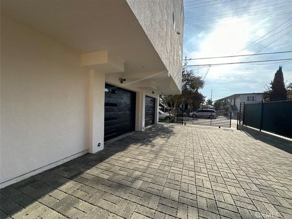 2823 Maple Avenue, Los Angeles CA 90011