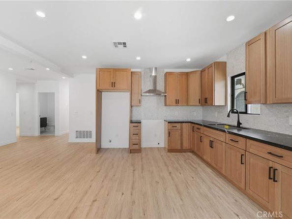2228 W 73rd, Los Angeles CA 90043