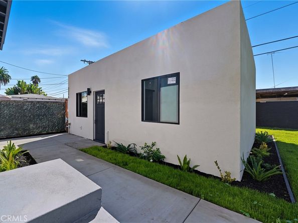 2228 W 73rd, Los Angeles CA 90043