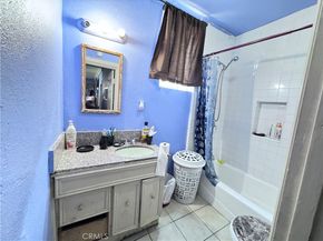 7011 Bonsallo Avenue, Los Angeles CA 90044