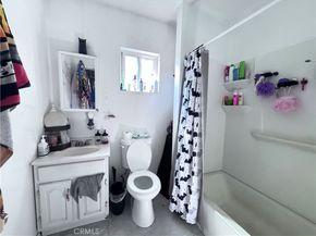 7011 Bonsallo Avenue, Los Angeles CA 90044