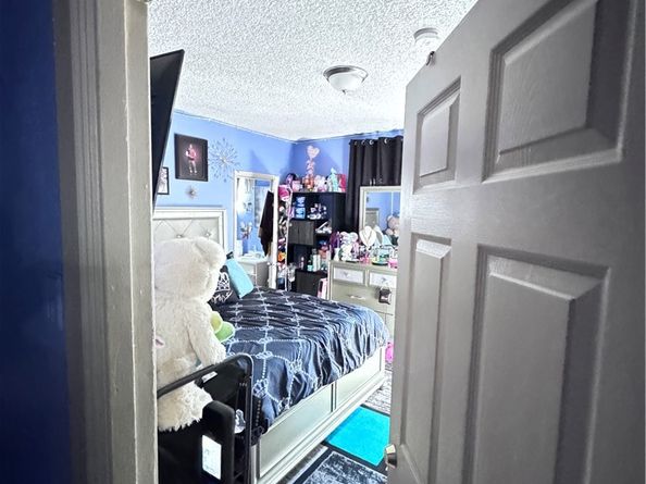 7011 Bonsallo Avenue, Los Angeles CA 90044