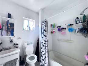7011 Bonsallo Avenue, Los Angeles CA 90044
