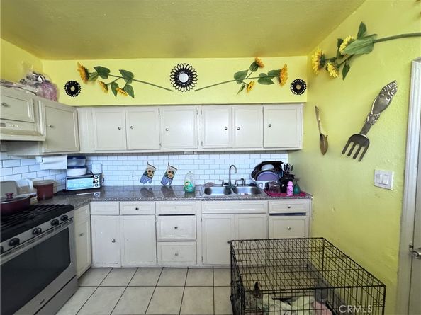 7011 Bonsallo Avenue, Los Angeles CA 90044
