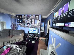 7011 Bonsallo Avenue, Los Angeles CA 90044