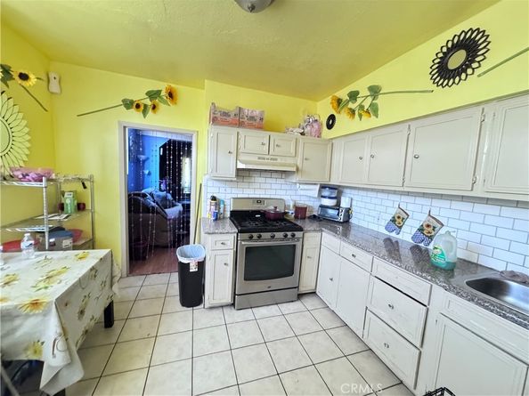 7011 Bonsallo Avenue, Los Angeles CA 90044