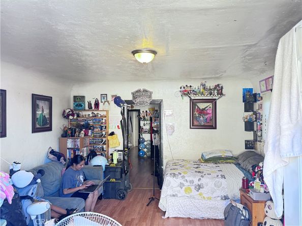 7011 Bonsallo Avenue, Los Angeles CA 90044