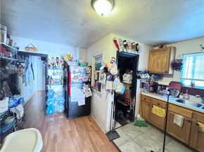 7011 Bonsallo Avenue, Los Angeles CA 90044