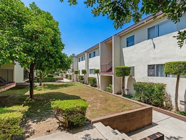 820 N Raymond Avenue, Pasadena CA 91103