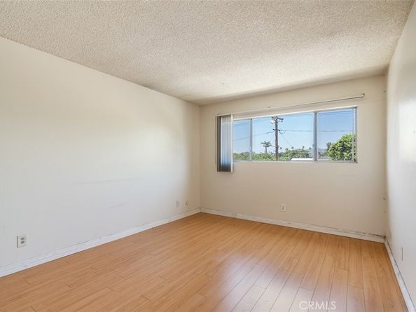 820 N Raymond Avenue, Pasadena CA 91103