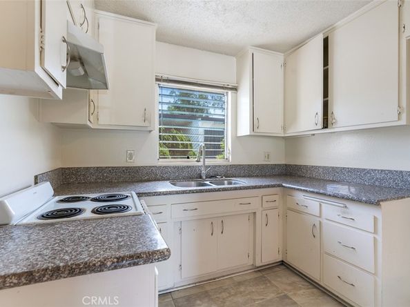 820 N Raymond Avenue, Pasadena CA 91103