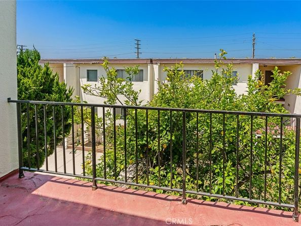 820 N Raymond Avenue, Pasadena CA 91103