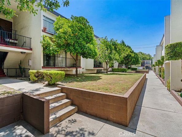 820 N Raymond Avenue, Pasadena CA 91103