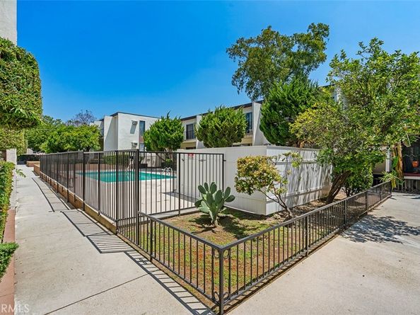 820 N Raymond Avenue, Pasadena CA 91103