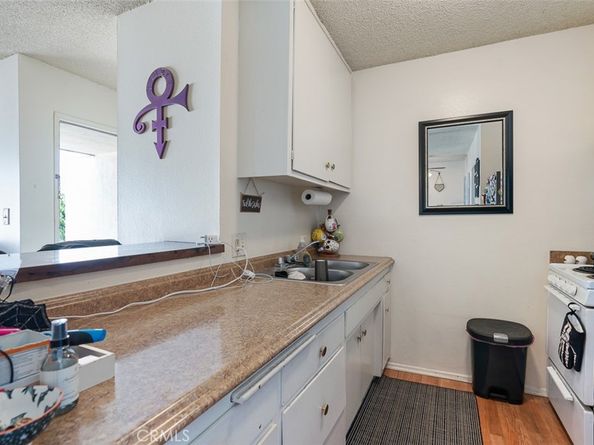 820 N Raymond Avenue, Pasadena CA 91103