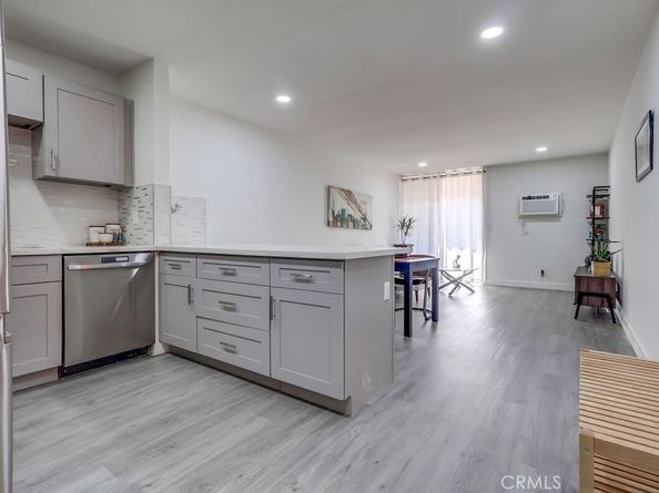 425 S Kenmore Avenue Avenue 306, Los Angeles CA 90020