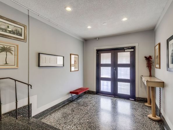 425 S Kenmore Avenue Avenue 306, Los Angeles CA 90020