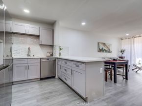 425 S Kenmore Avenue Avenue 306, Los Angeles CA 90020