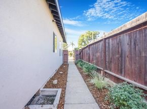932 N McKeever Ave, Azusa CA 91702