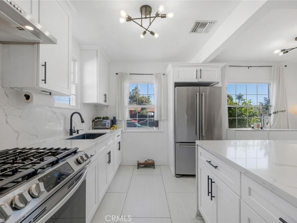 8127 Radford Avenue, North Hollywood CA 91605