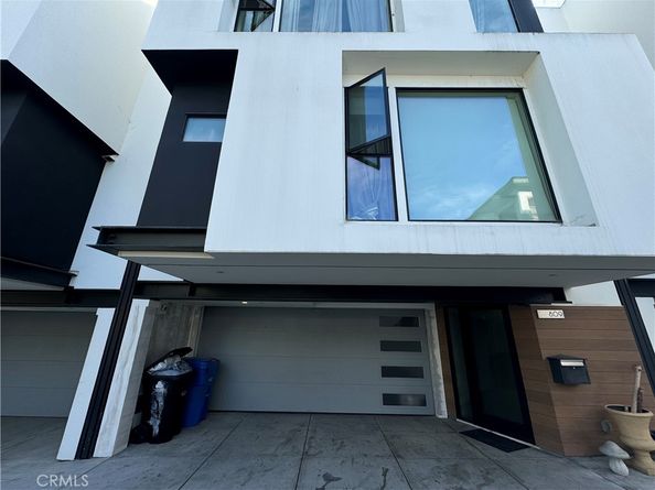 809 N Detroit Street, Los Angeles CA 90046