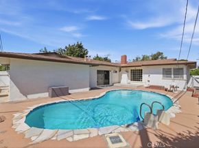 6702 E Pageantry, Long Beach CA 90808