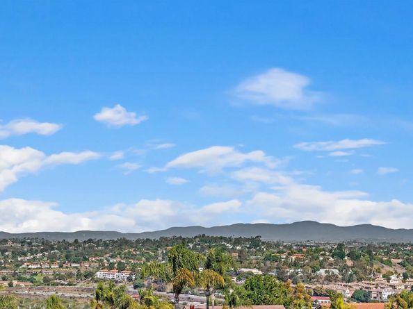2722 Olympia Drive, Carlsbad CA 92010