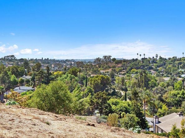 1101 York Dr., Vista CA 92084