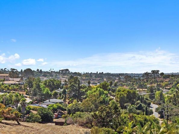 1101 York Dr., Vista CA 92084